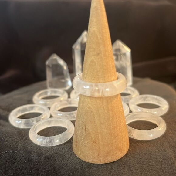 New Natural Beautiful Solid Hand Carved Crystal Quartz Band Ring Size 9 - Picture 5 of 7